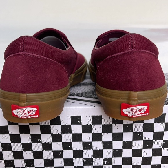 Vans WMNS Skate Slip-On Port/Gum
VN0A5FCAK10
Sneakers - Picture 5 of 16